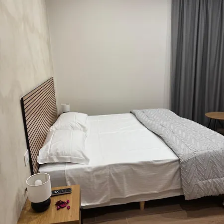 Hotel A *